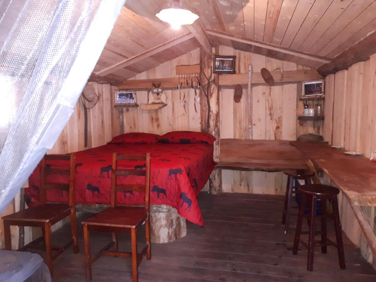 Hebergement De La Montagne St-Roch Saint Roch de Mekinac エクステリア 写真